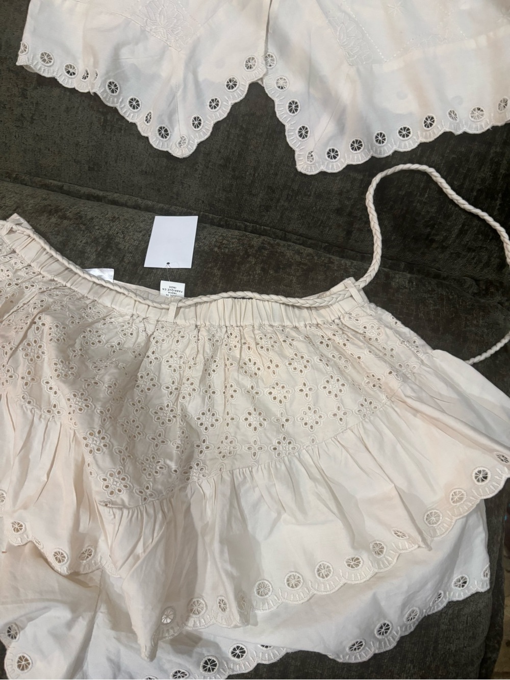 H&M Eyelet Embroidered Cotton Shorts Size M NWT (Light Beige) - Picture 12 of 16